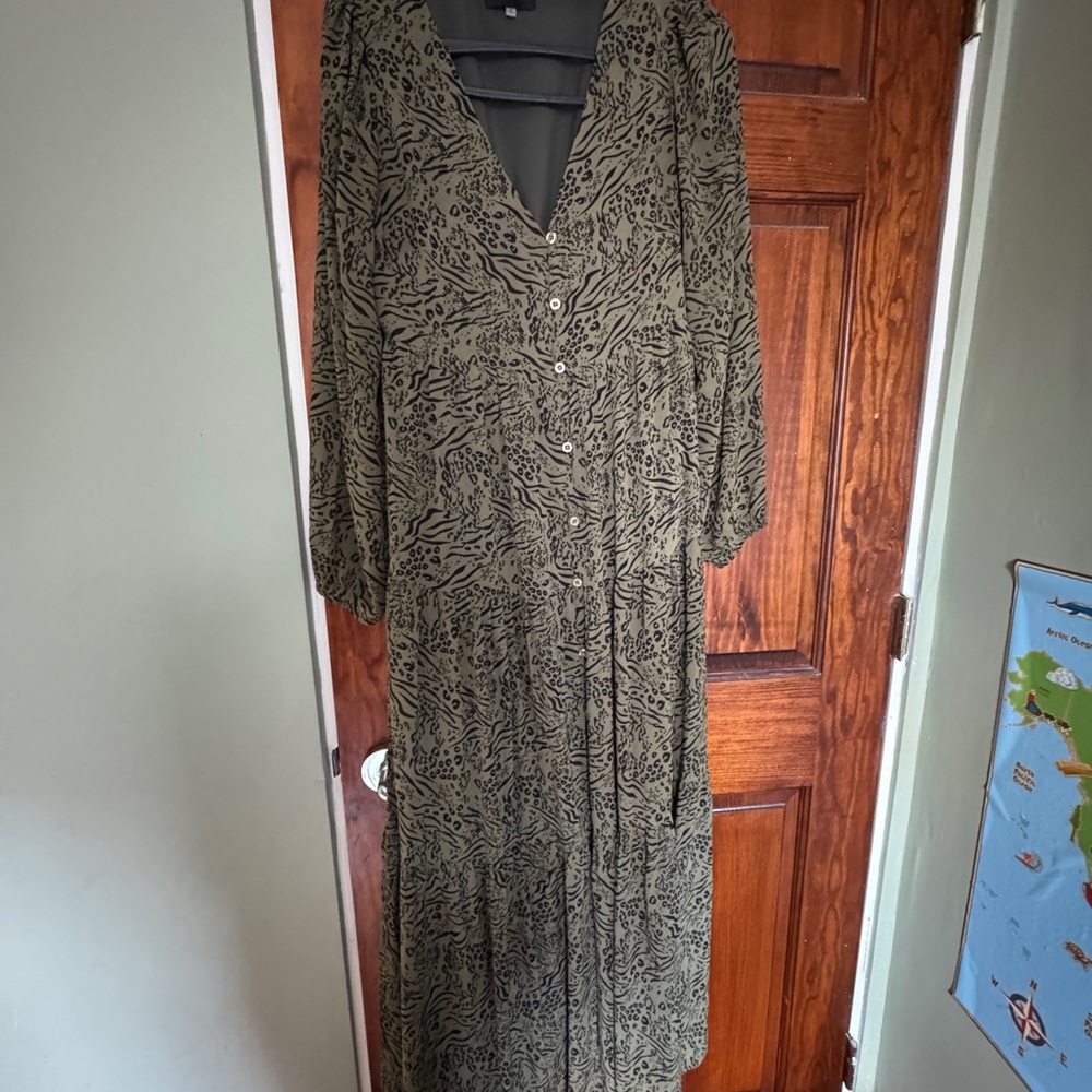 Elegant Green Patterned Dress